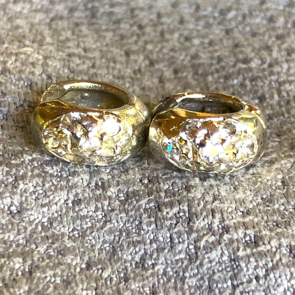 ☀️ Silver earrings with sparkle! Two pairs included. - Picture 6 of 6